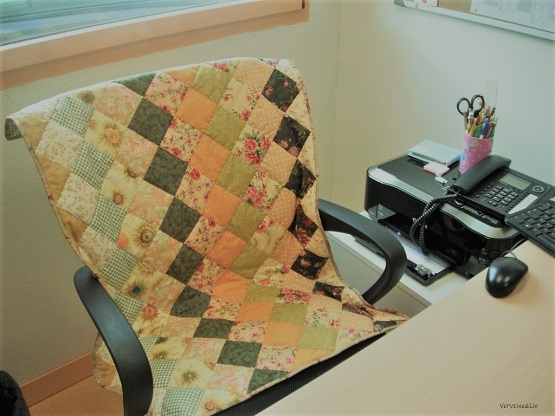 petit quilt en carrés posés sur la pointe