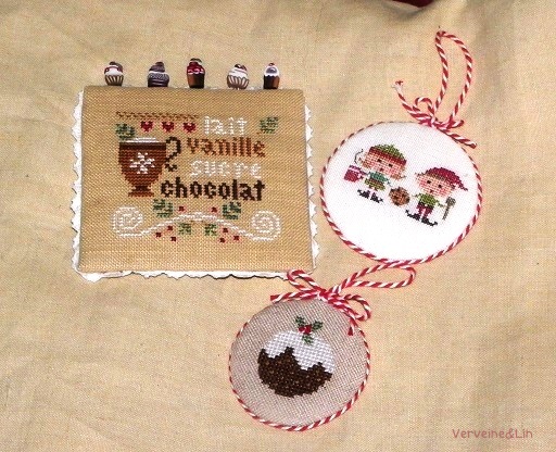 ornements de noël au point de croix