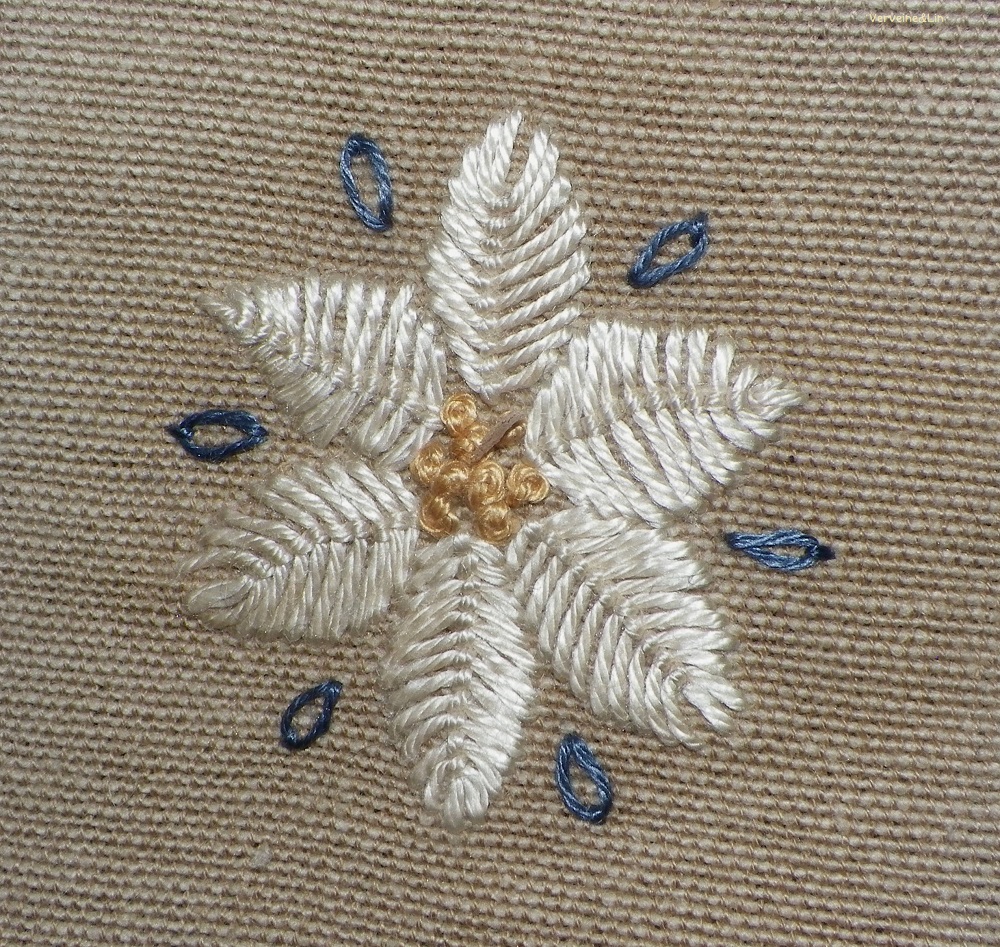 carnet de l'avent brodé de Mélilotus