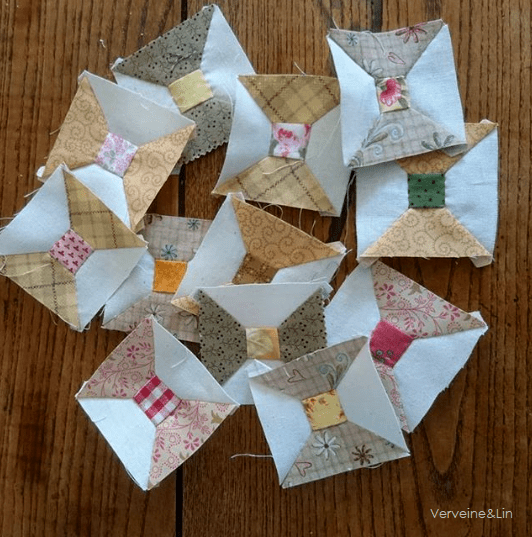 quilt miniature Precious Threads d'après Laural Arestad dans Simply Vintage magazine