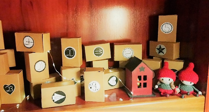 calendrier de l'Avent en boites d'allumettes et lutins amigurumis