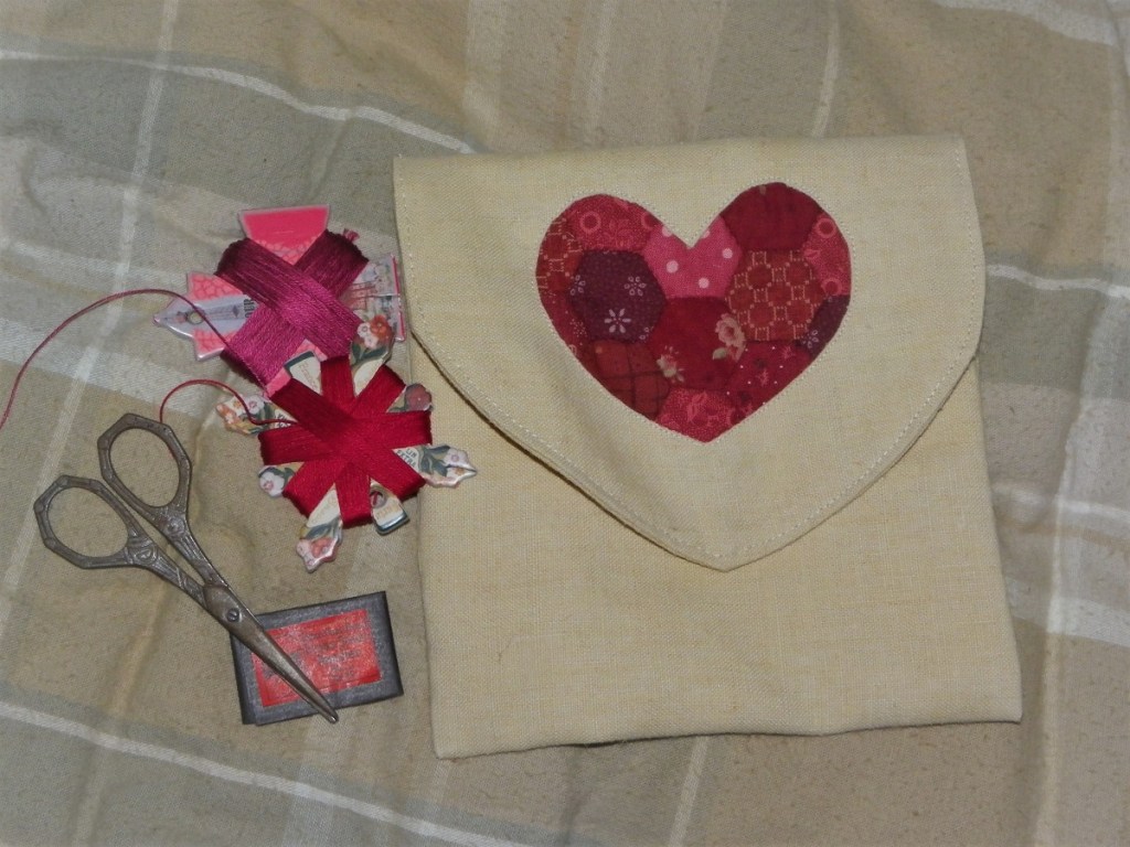 pochette en linge ancien et hexagones EPP