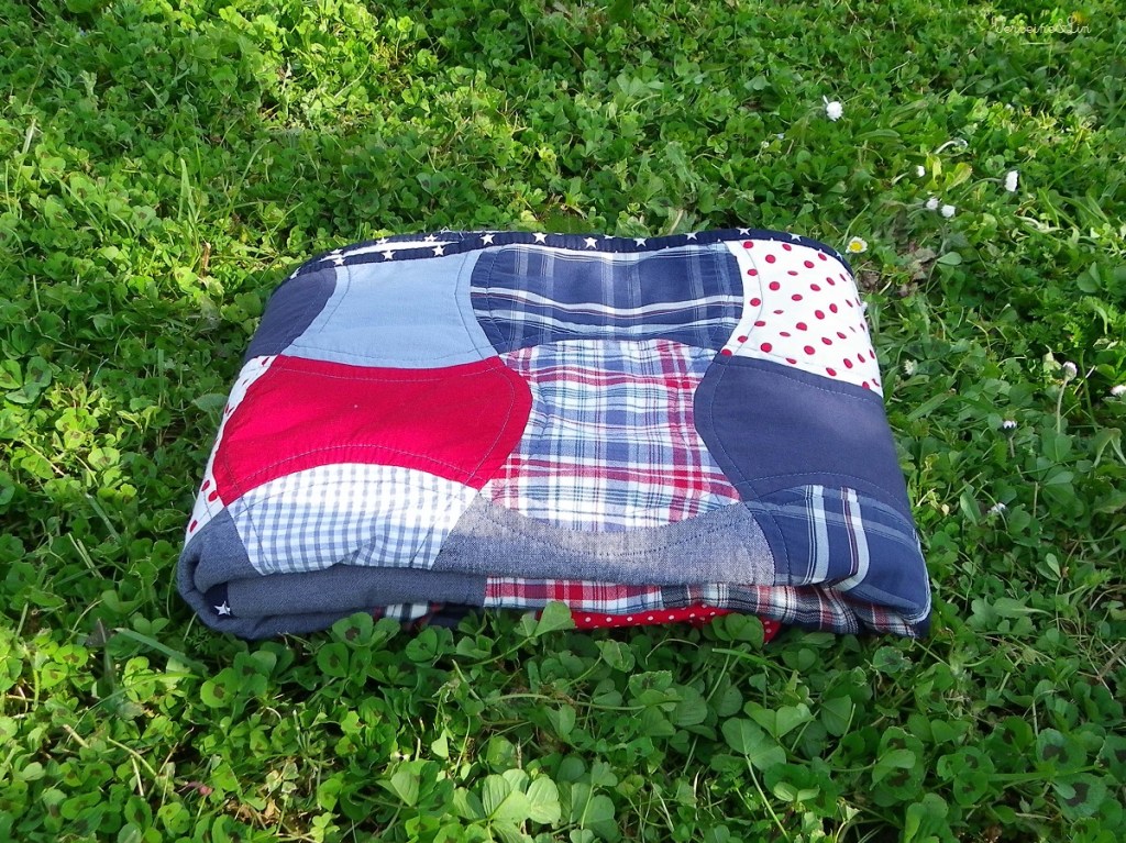 quilt de bébé apple core en tissus de récupération 