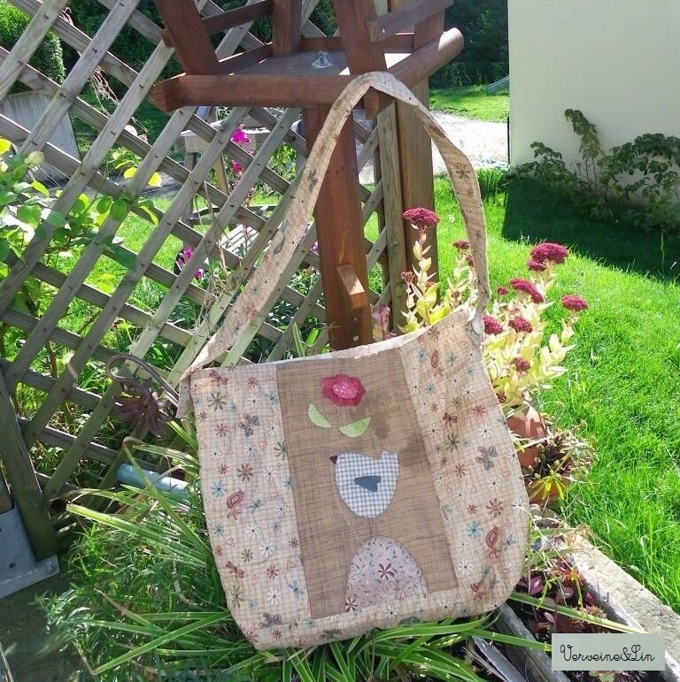 cabas en patchwork avec oiseau et fleur en appliqué 
