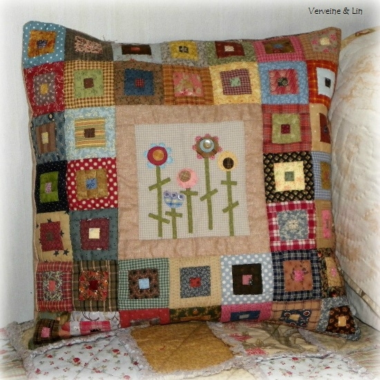 coussin en patchwork et appliqué