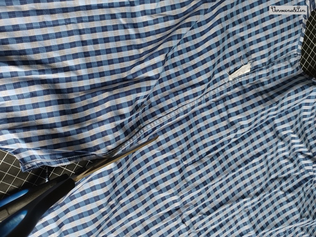 démonter les chemises usagées pour faire du patchwork