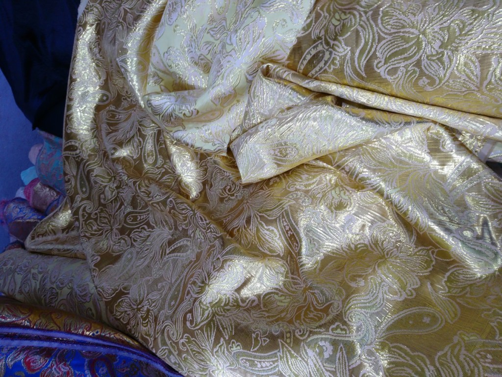 tissu lamé pour robes de fête