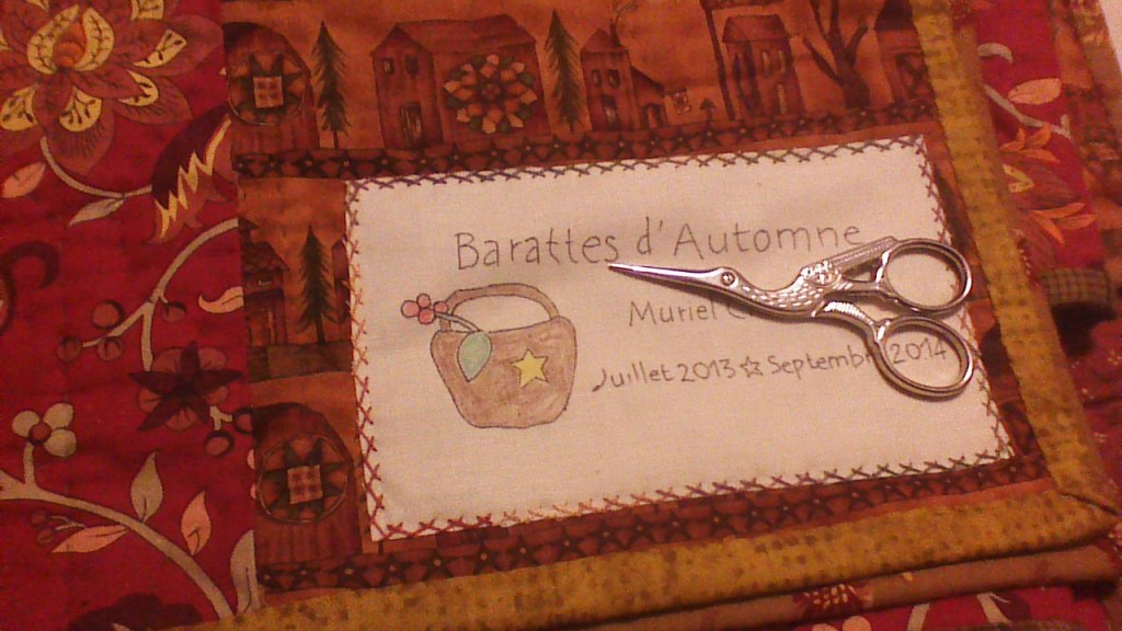 étiquette quilt patchwork stylo textile et crayon cire