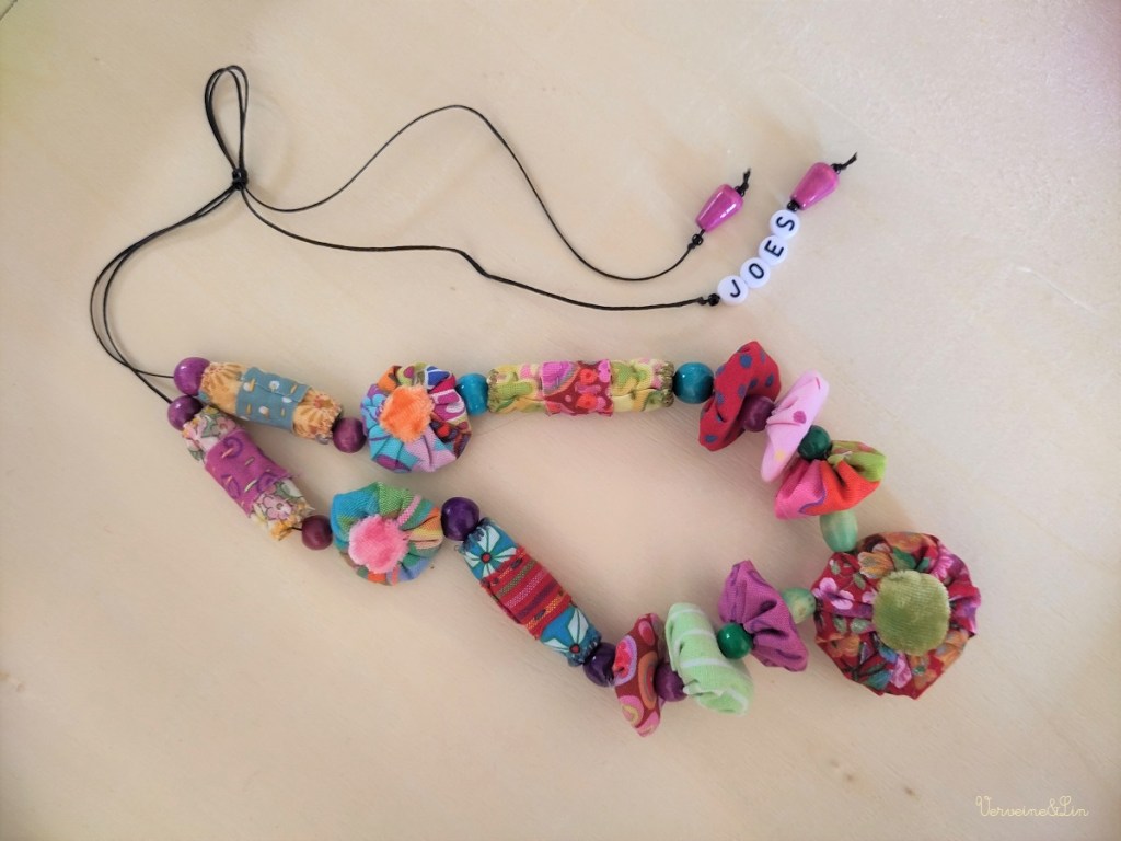collier en perles de tissu
