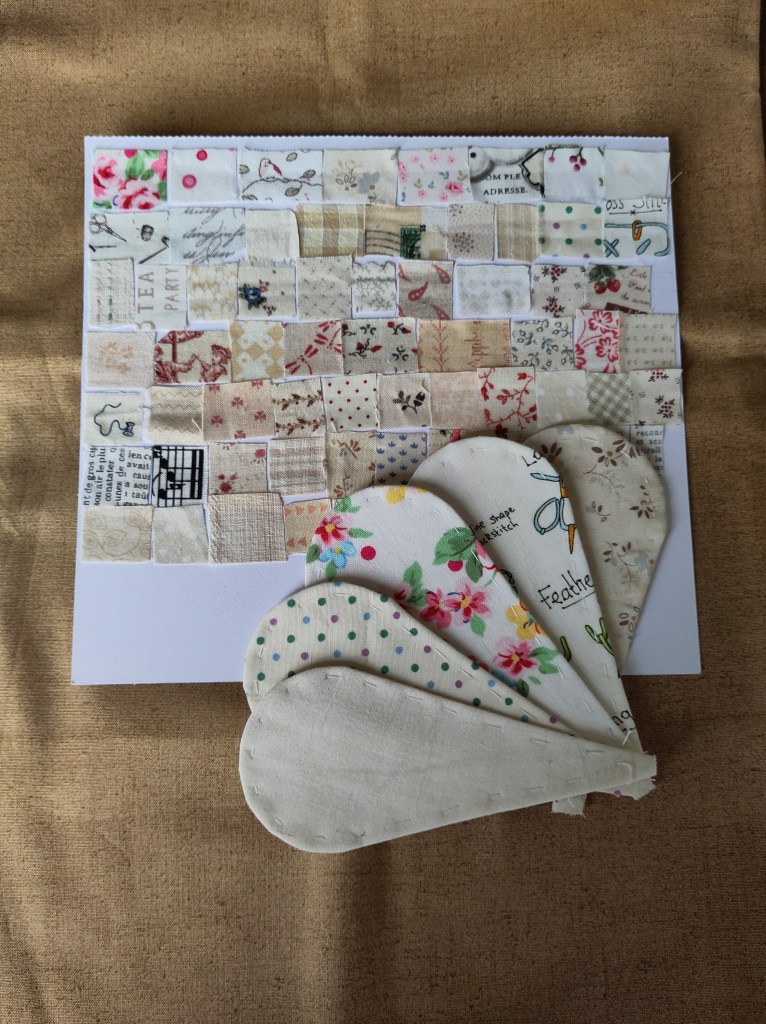 pétales de fleurs en english paper piecing