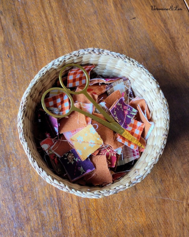 petits carrés de tissus aux couleurs d'automne